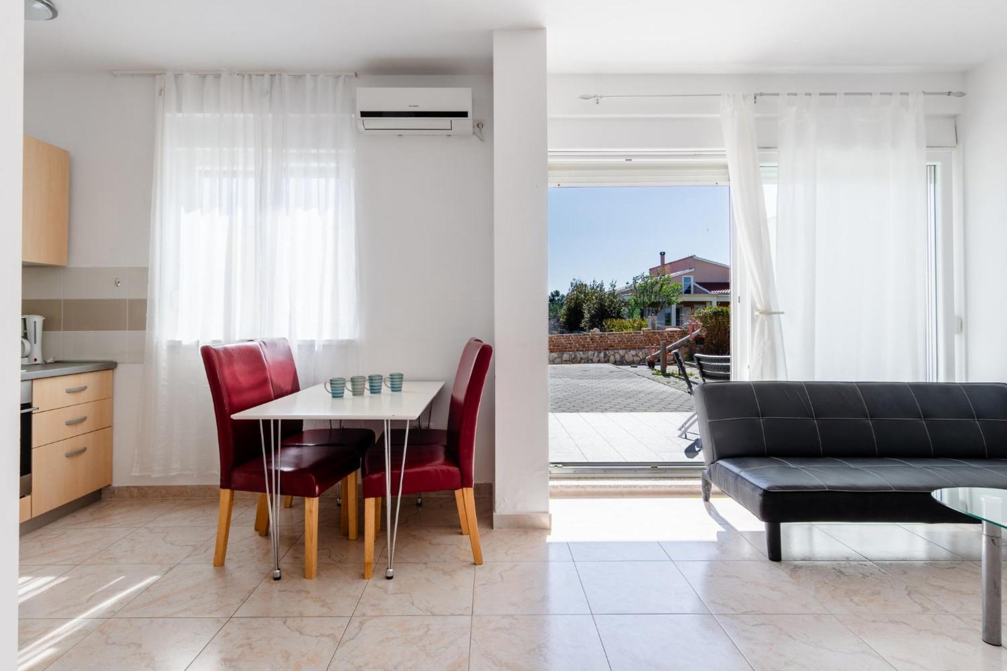 Apartment Village Нин Экстерьер фото