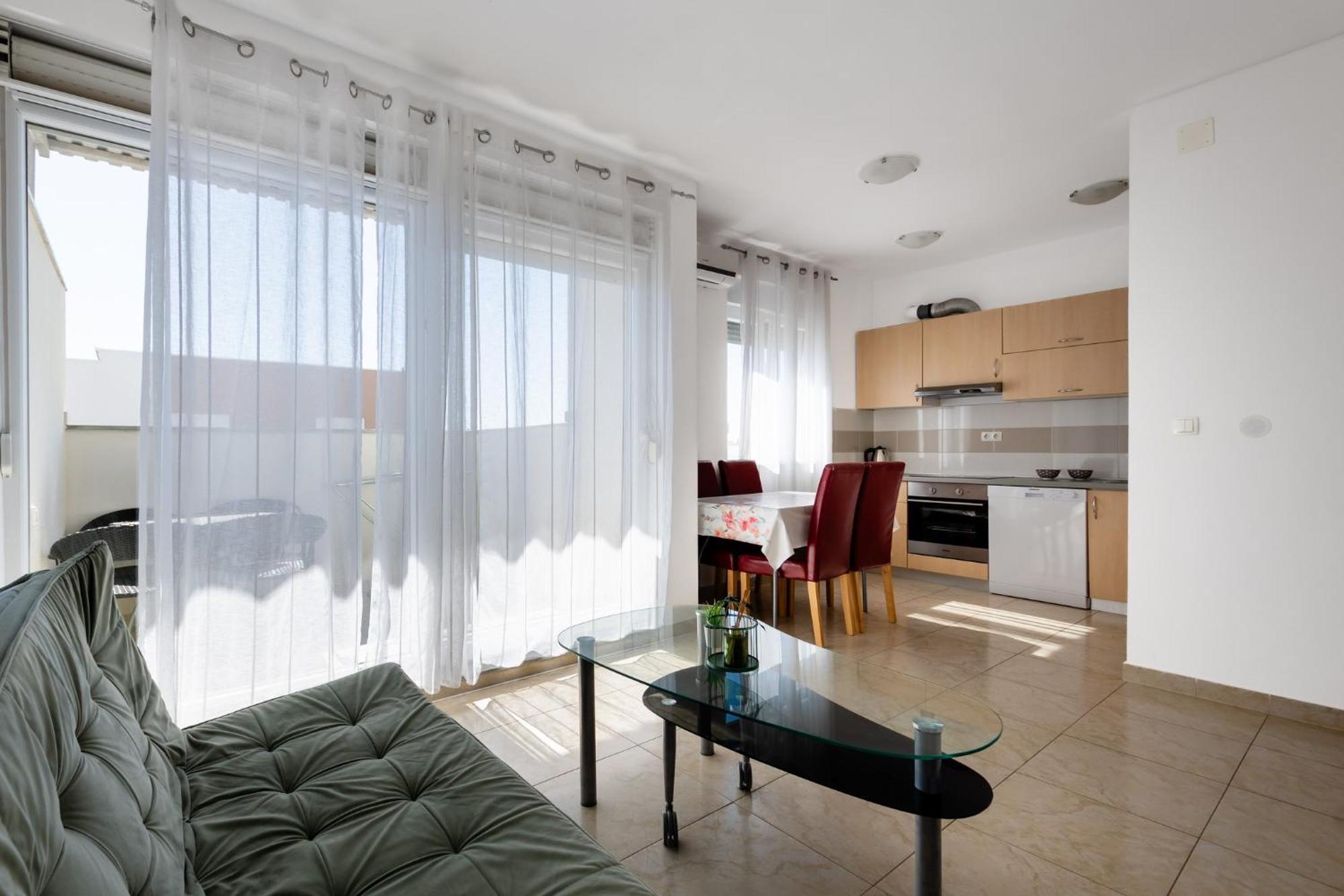 Apartment Village Нин Экстерьер фото