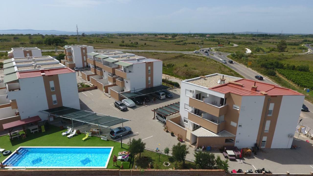 Apartment Village Нин Экстерьер фото